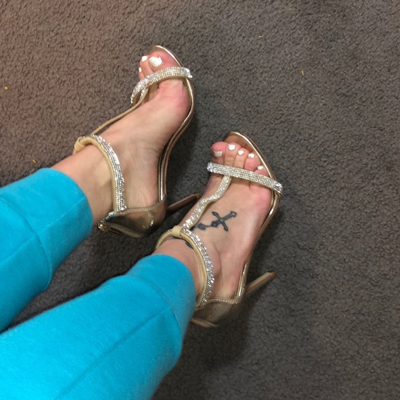 Steve Madden Shoes - Steve Madden gold rhinestone heels.